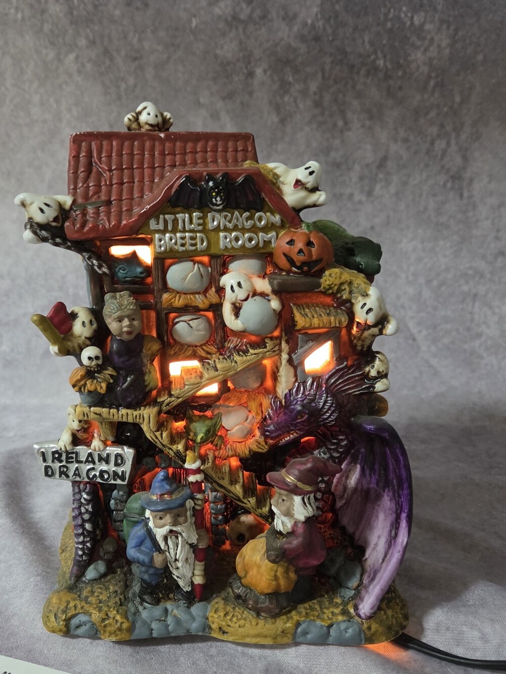 Spooky Light Up Halloween little Dragon Room With Original Box